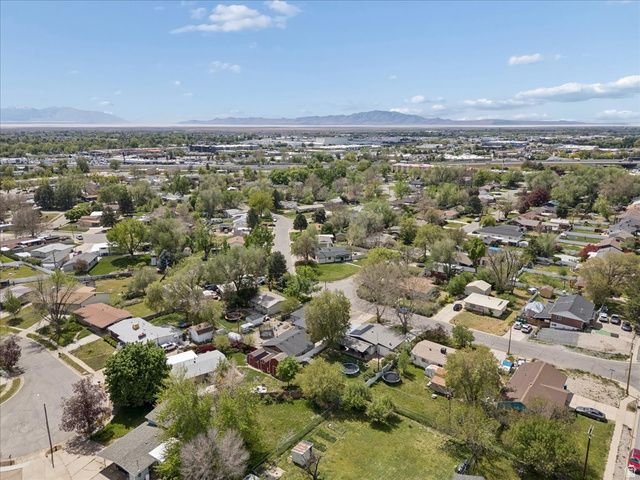962 N LA VERDE, Layton, UT 84041