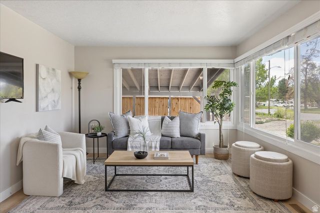 962 N LA VERDE, Layton, UT 84041
