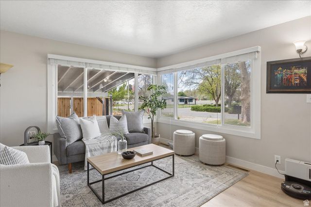 962 N LA VERDE, Layton, UT 84041