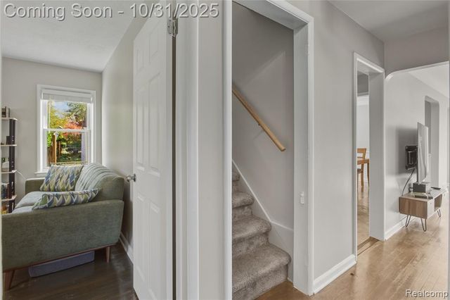 1560 Columbia Road, Berkley, MI 48072