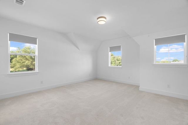 7129 Feather Crest Lane, North Richland Hills, TX 76182