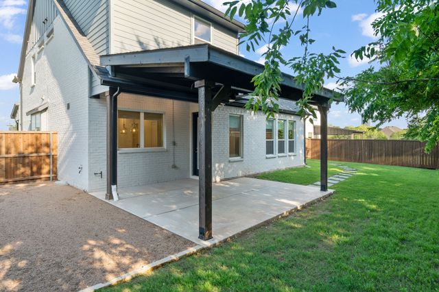 7129 Feather Crest Lane, North Richland Hills, TX 76182