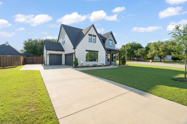7129 Feather Crest Lane, North Richland Hills, TX 76182
