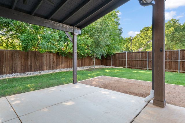 7129 Feather Crest Lane, North Richland Hills, TX 76182