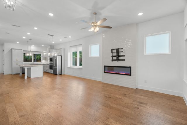 7129 Feather Crest Lane, North Richland Hills, TX 76182
