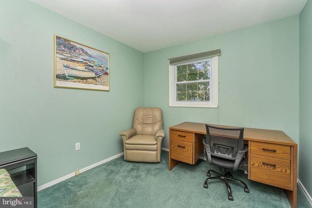 8 EDGEWOOD DR, Mechanicsburg, PA 17055