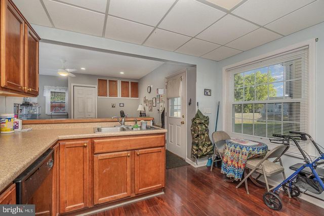 8 EDGEWOOD DR, Mechanicsburg, PA 17055