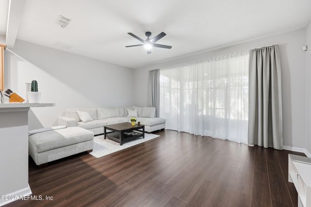 5835 PARKSTONE CROSSING Drive, Jacksonville, FL 32258