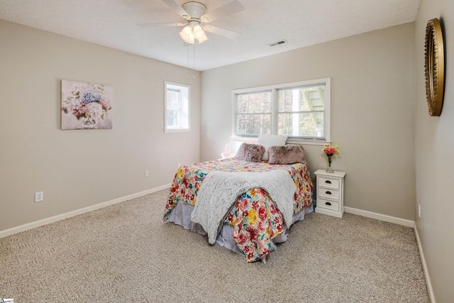 113 Cane Creek Harbor Road, Seneca, SC 29671