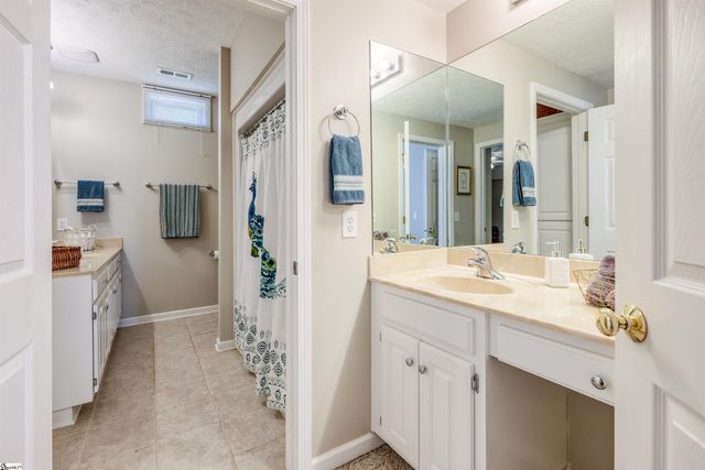 113 Cane Creek Harbor Road, Seneca, SC 29671