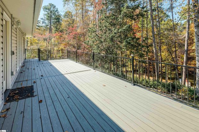 113 Cane Creek Harbor Road, Seneca, SC 29671