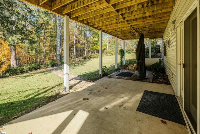 113 Cane Creek Harbor Road, Seneca, SC 29671