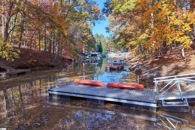 113 Cane Creek Harbor Road, Seneca, SC 29671