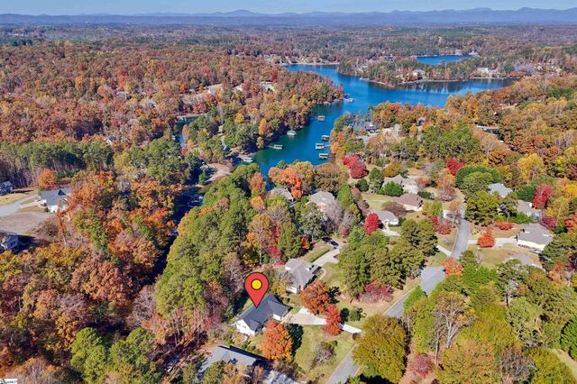 113 Cane Creek Harbor Road, Seneca, SC 29671