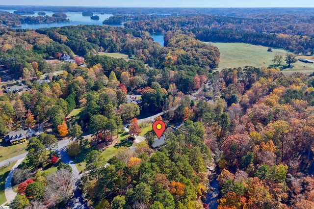 113 Cane Creek Harbor Road, Seneca, SC 29671
