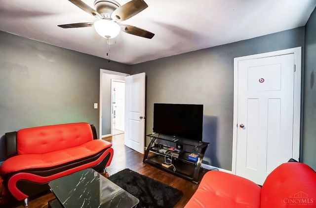 2424 Westwood Northern Boulevard, Cincinnati, OH 45211