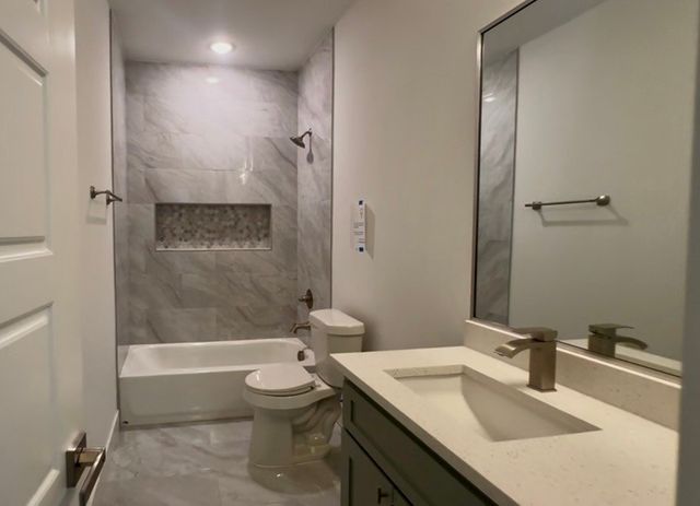 502 Palmetto Court, Runaway Bay, TX 76426