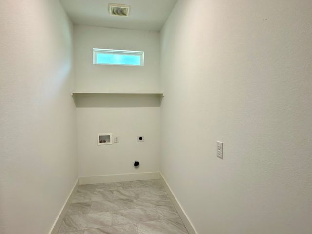 502 Palmetto Court, Runaway Bay, TX 76426