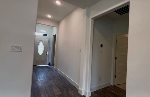 502 Palmetto Court, Runaway Bay, TX 76426