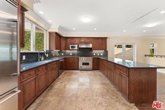 1630 Bridgeport Drive, Los Angeles, CA 90065