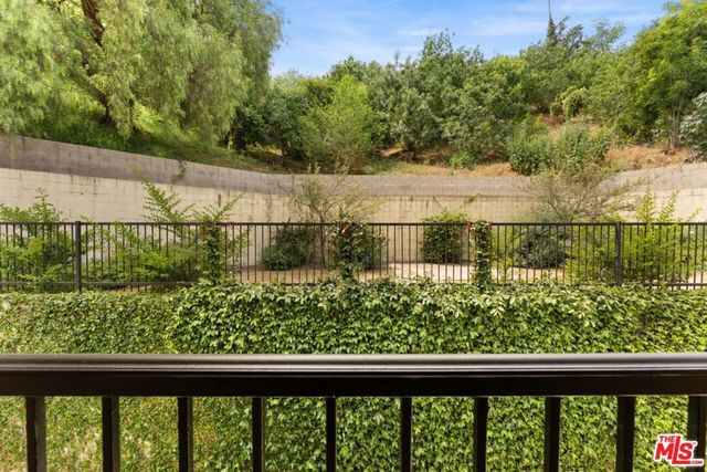 1630 Bridgeport Drive, Los Angeles, CA 90065