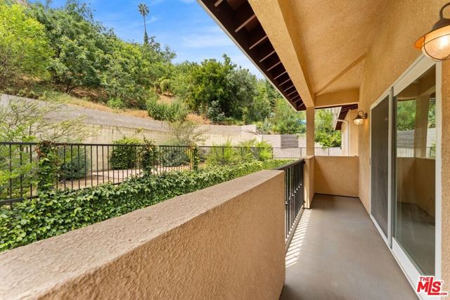 1630 Bridgeport Drive, Los Angeles, CA 90065