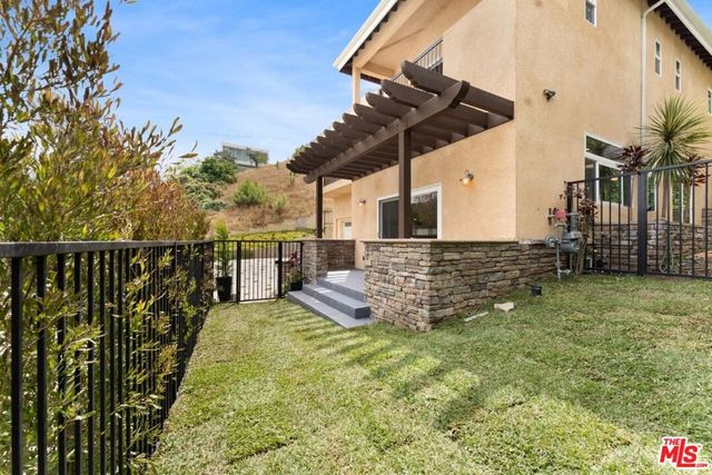 1630 Bridgeport Drive, Los Angeles, CA 90065