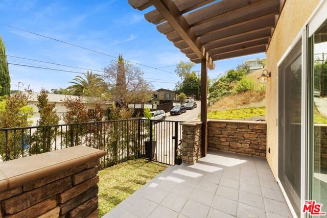 1630 Bridgeport Drive, Los Angeles, CA 90065