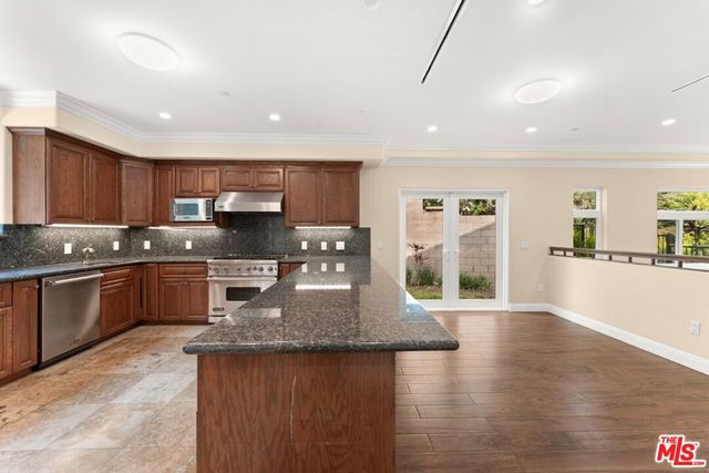 1630 Bridgeport Drive, Los Angeles, CA 90065