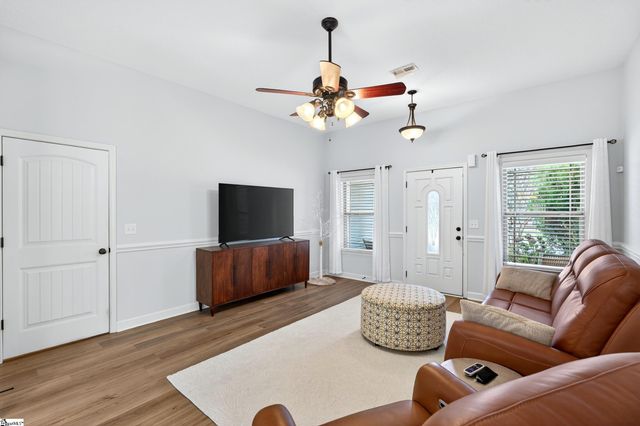 731 Bankston Drive, Boiling Springs, SC 29316