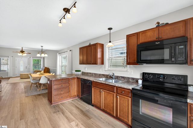 731 Bankston Drive, Boiling Springs, SC 29316