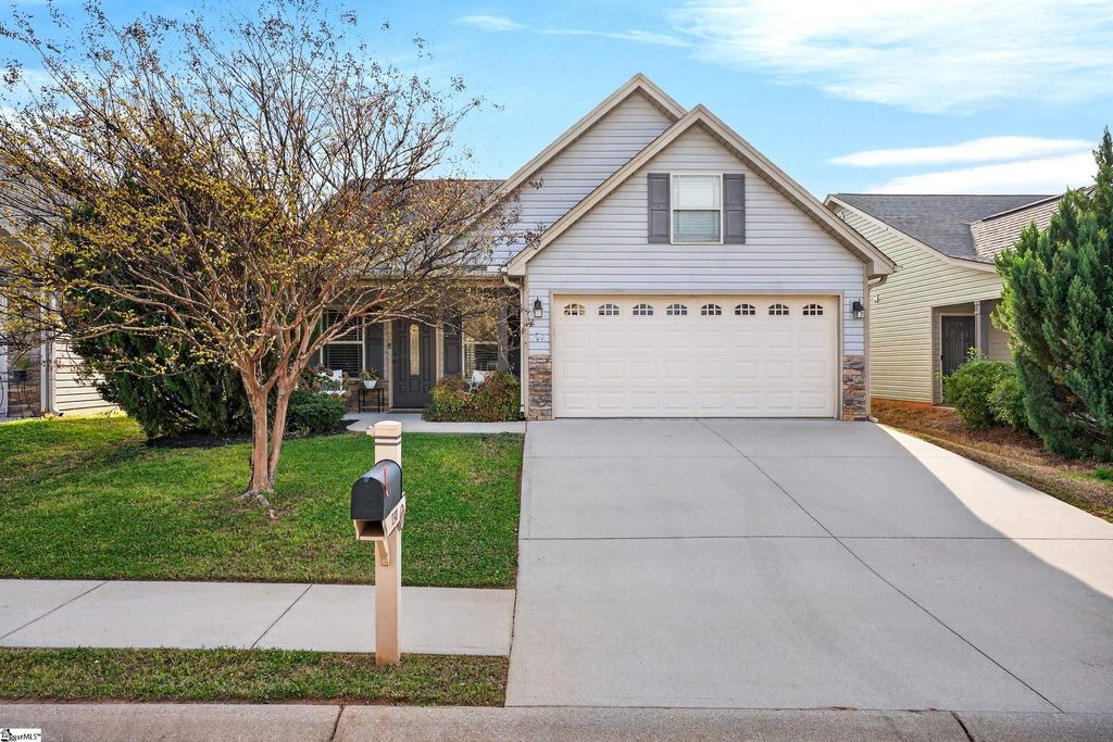 731 Bankston Drive, Boiling Springs, SC 29316