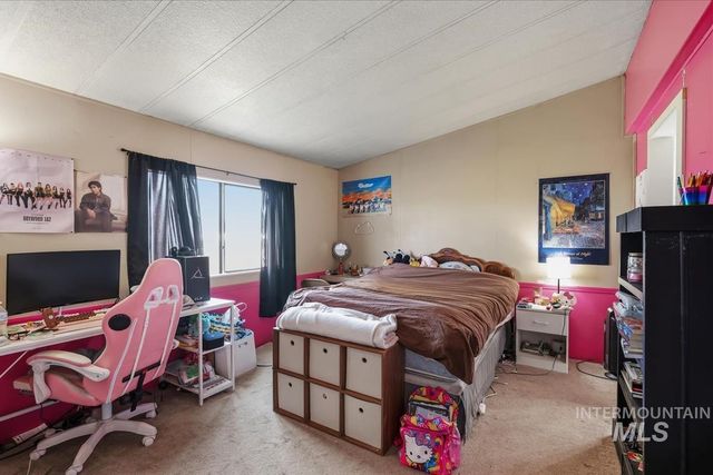 3717 E Locust Ln, Nampa, ID 83686