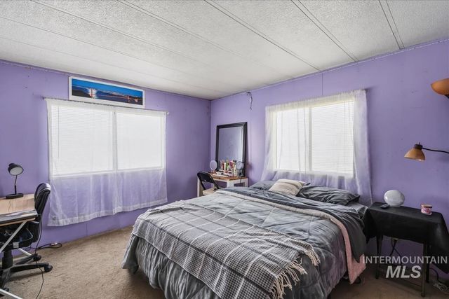 3717 E Locust Ln, Nampa, ID 83686