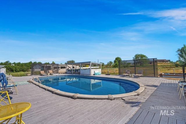 3717 E Locust Ln, Nampa, ID 83686