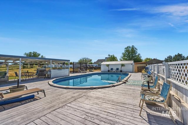 3717 E Locust Ln, Nampa, ID 83686