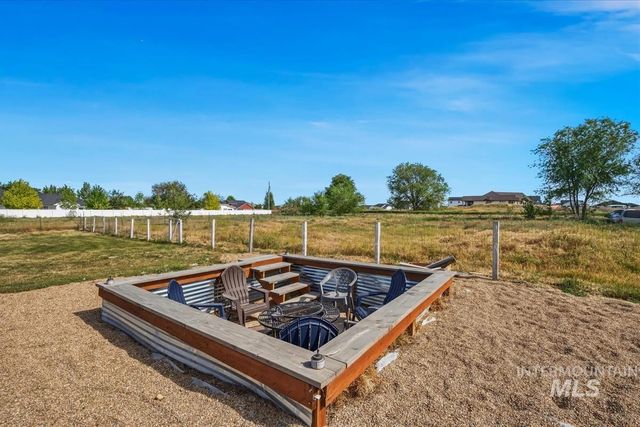3717 E Locust Ln, Nampa, ID 83686