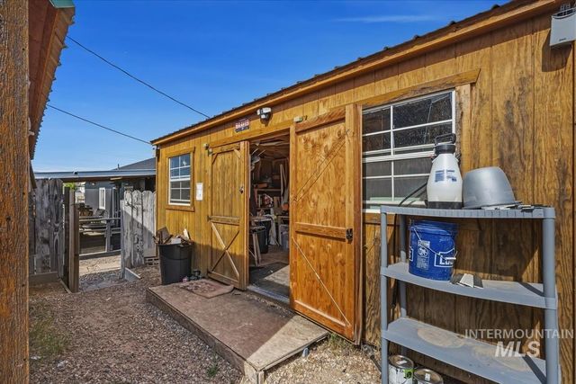 3717 E Locust Ln, Nampa, ID 83686