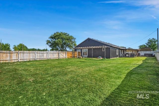 3717 E Locust Ln, Nampa, ID 83686