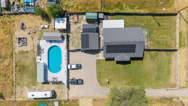 3717 E Locust Ln, Nampa, ID 83686