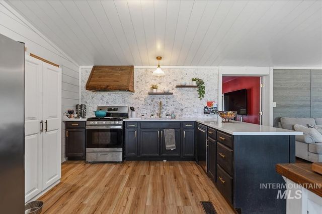 3717 E Locust Ln, Nampa, ID 83686