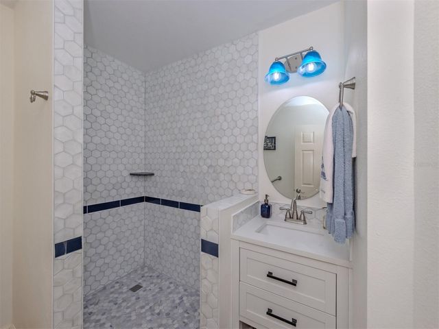 500 ALHAMBRA ROAD, Venice, FL 34285