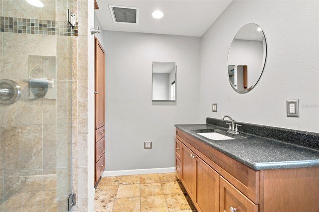 526 S LARRY CIRCLE, Brandon, FL 33511