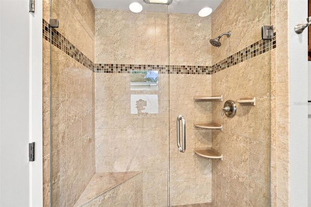 526 S LARRY CIRCLE, Brandon, FL 33511