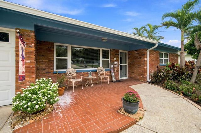 526 S LARRY CIRCLE, Brandon, FL 33511