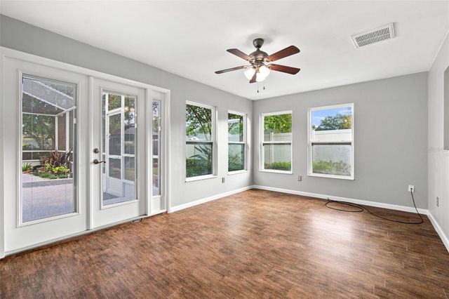 526 S LARRY CIRCLE, Brandon, FL 33511