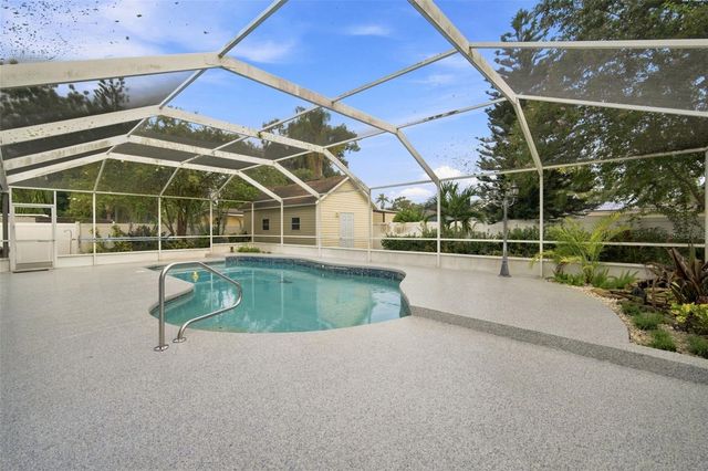 526 S LARRY CIRCLE, Brandon, FL 33511