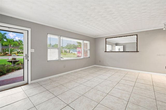 526 S LARRY CIRCLE, Brandon, FL 33511
