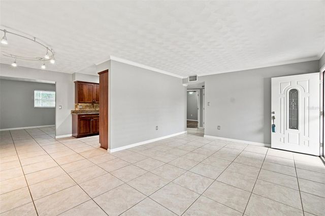 526 S LARRY CIRCLE, Brandon, FL 33511