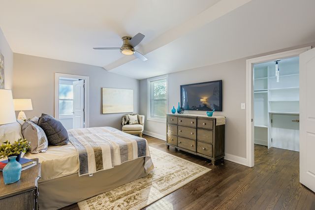 9001 S Claremont Avenue, Chicago, IL 60643